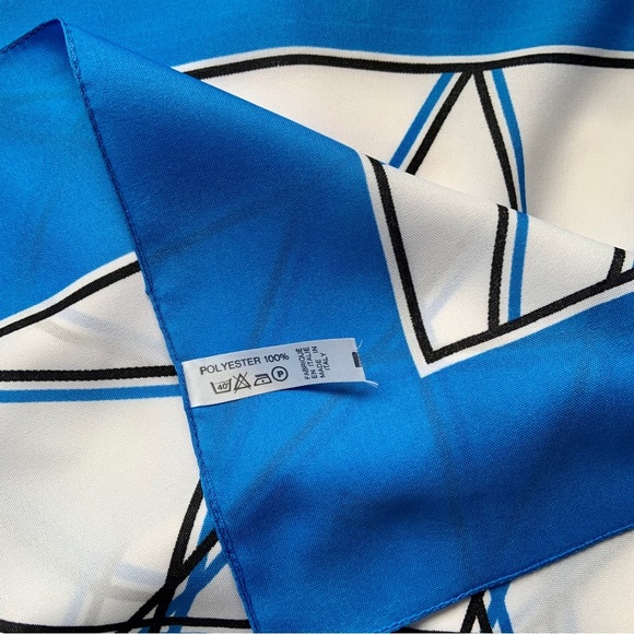 🛍🛍️ Vintage monogram scarf made in Italy - Picture 4 of 7